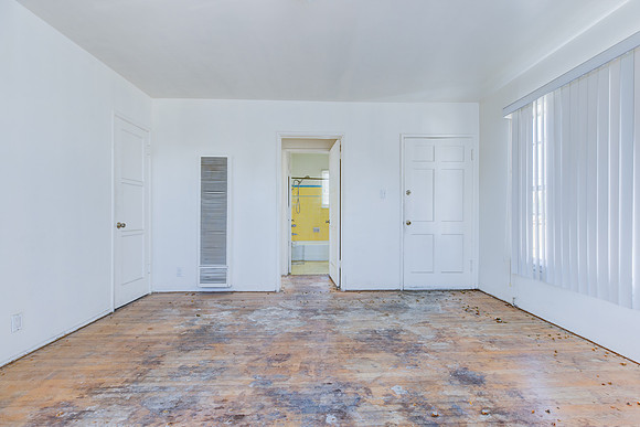 7835 S Normandie Ave-040