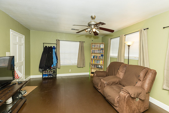 Real Estate Photographer Bellflower 10268 Muroc St-003
