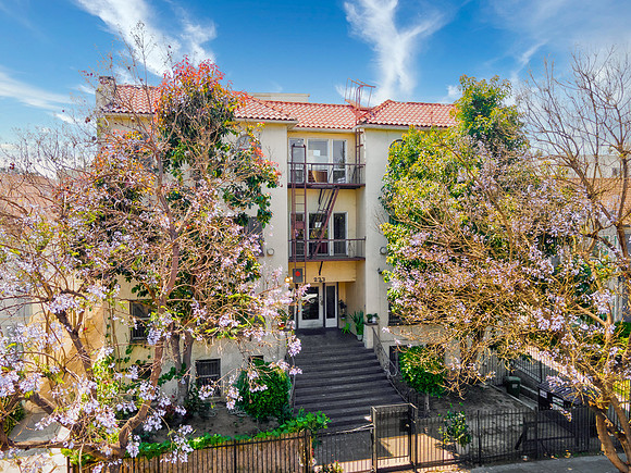233 S Kenmore-022