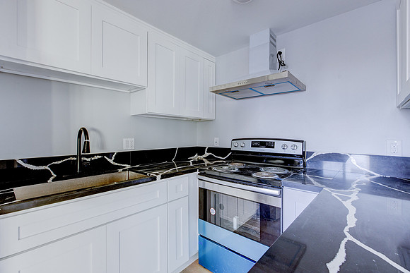 187 W 41st St -033