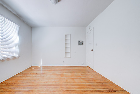 2011 Cedar Ave Long Beach Interior-024