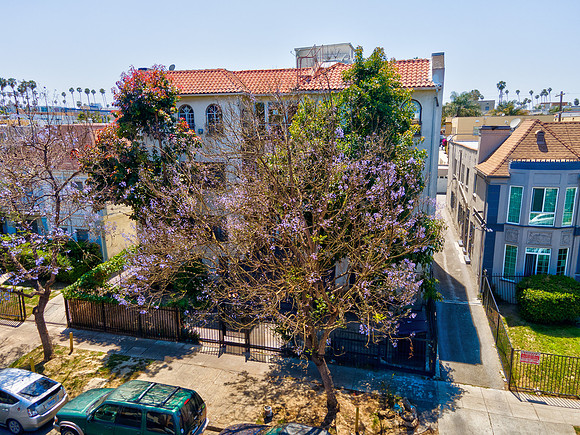 233 S Kenmore-002