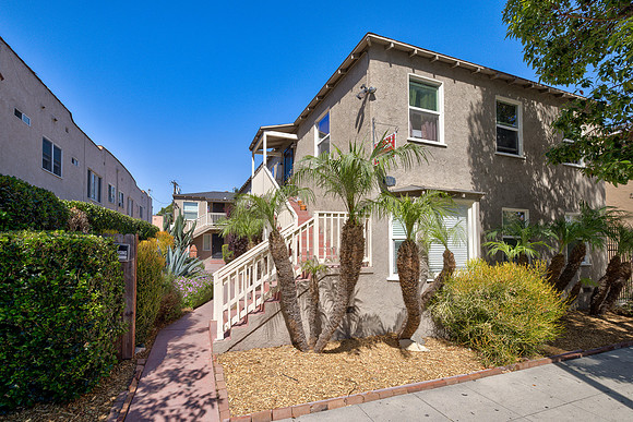 2011 Cedar Ave Long Beach Exterior-013