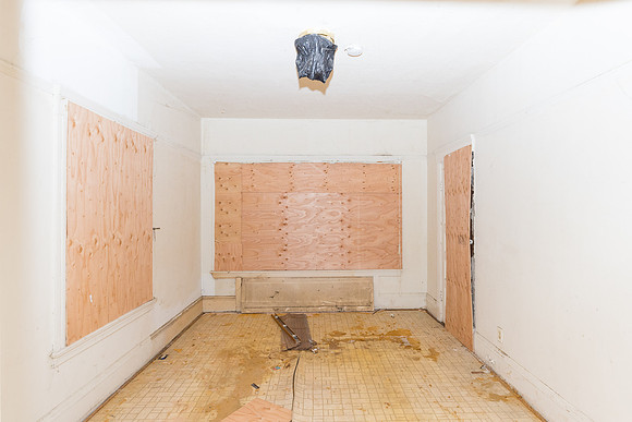 1444 W 22nd St-002
