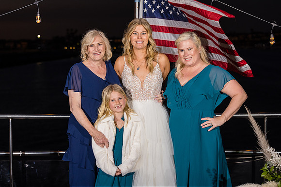 Wedding Photos Endless Dreams - City Experiences By Hornblower-557