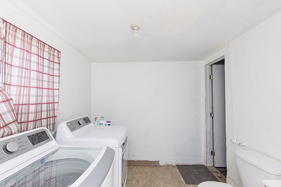 Real Estate Photographer Bellflower 10268 Muroc St-082