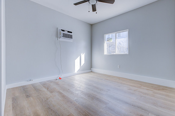 187 W 41st St -047