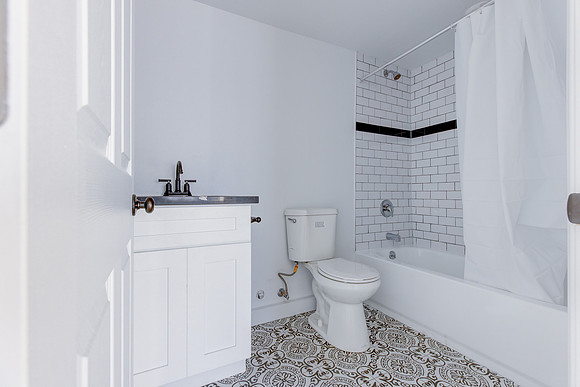 187 W 41st St -051