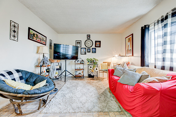 1343 W 96th St-007