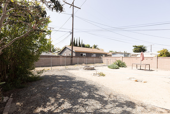 Real Estate Photographer Bellflower 10268 Muroc St-071
