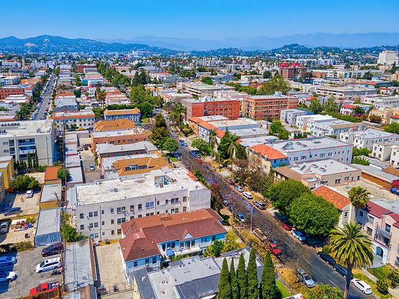 233 S Kenmore-011