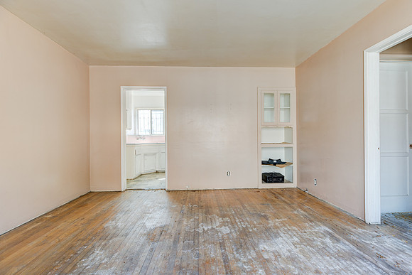 7835 S Normandie Ave-007
