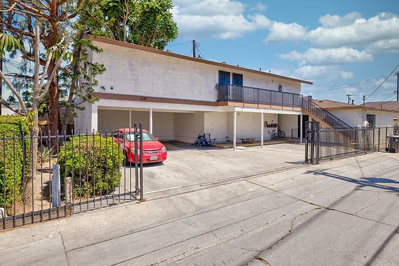1126 E Arcaida Ct Long Beach Exterior-005
