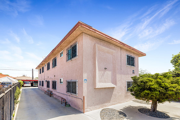 Exterior Photo 1