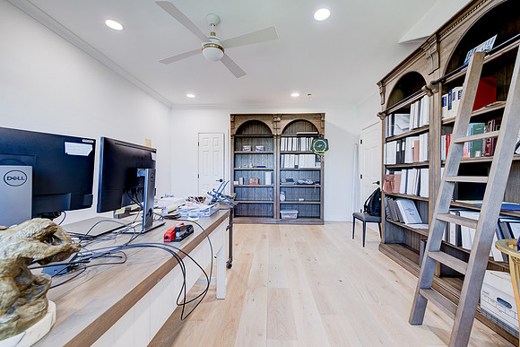 Interior 1852 6th St-99