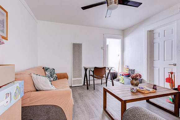 815 W 62nd Pl Interior-028