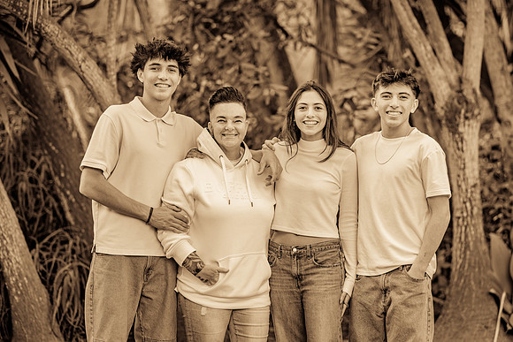 Family Photos Crystal Cove Newport Beach Ca-002