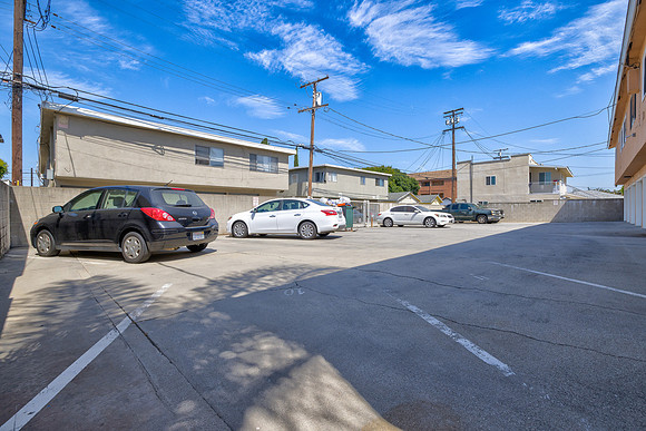 1133 Freeman Ave Exterior-006