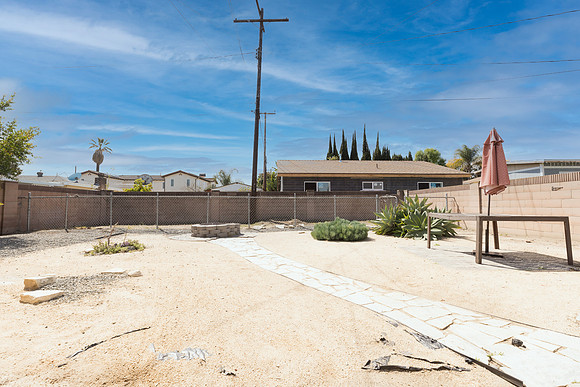 Real Estate Photographer Bellflower 10268 Muroc St-064