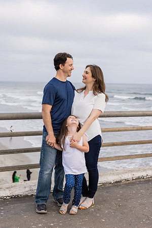 Family photos Oceanside Pier-027