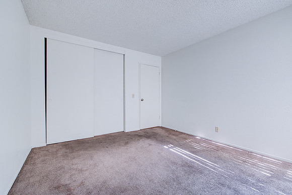 Small File -756 Inglewood Interior-023
