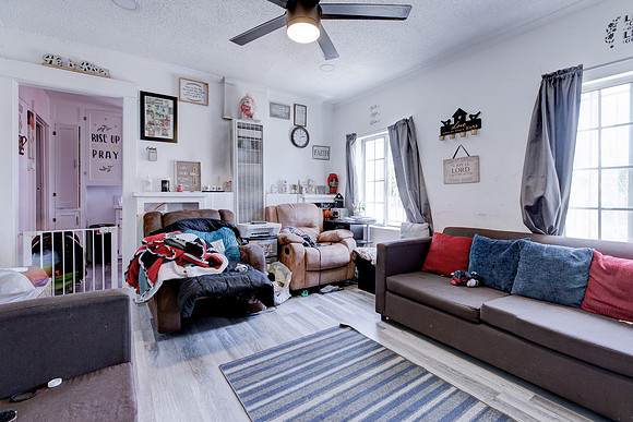 815 W 62nd Pl Interior-019