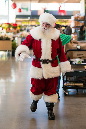 1 Amazon Fresh Long Beach Ca Holiday Art Display-50