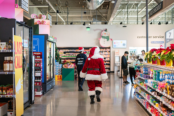 1 Amazon Fresh Long Beach Ca Holiday Art Display-56