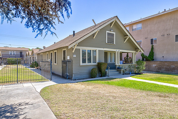 812 Myrtle Ave Exterior-007