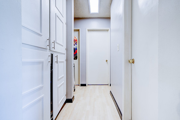 1133 Freeman Ave Interior-070