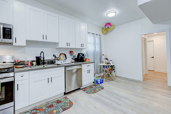 10223 Crenshaw Blvd Inglewood Interior-041