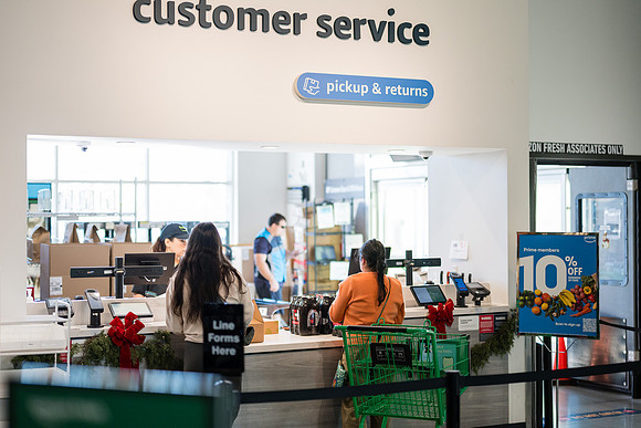 1 Amazon Fresh Long Beach Ca Holiday Art Display-36