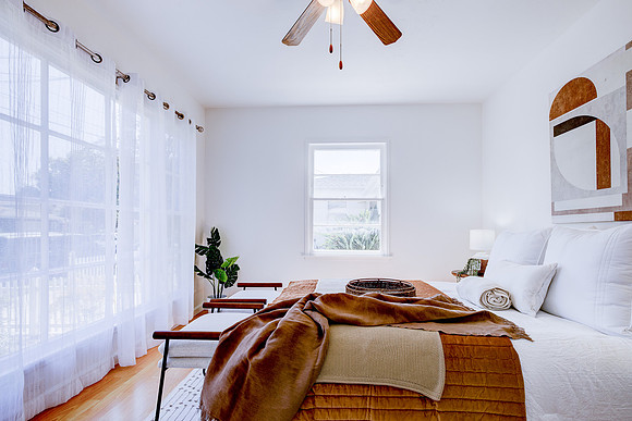 4245 E 14th St Interior-41