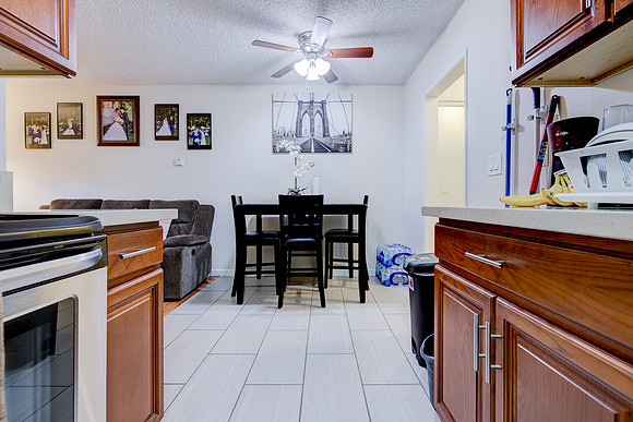 1133 Freeman Ave Interior-031