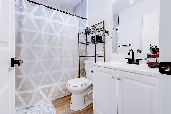 10223 Crenshaw Blvd Inglewood Interior-011