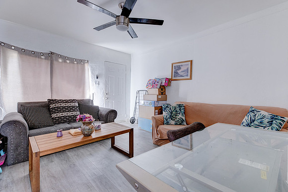 815 W 62nd Pl Interior-027