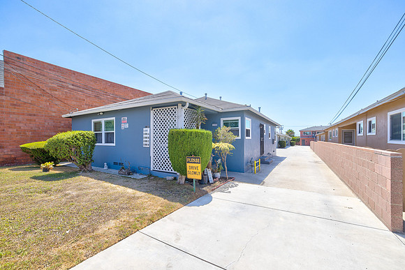 1300 W 134th St-Gardena Exterior-7