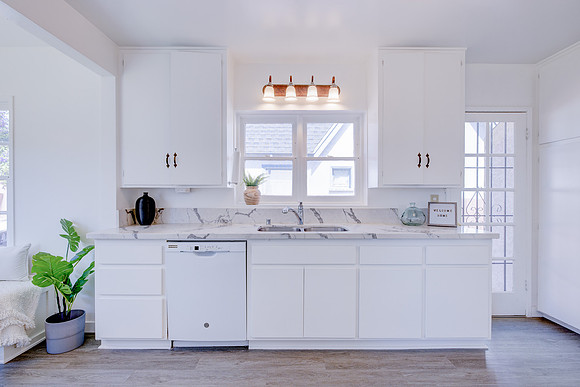 4245 E 14th St Interior-36