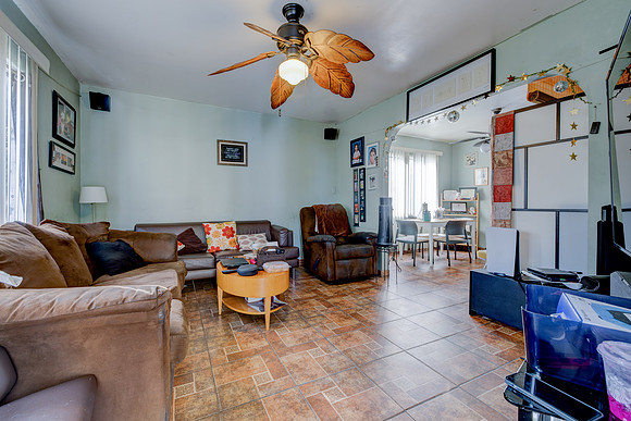 1031 W 57th Street-023