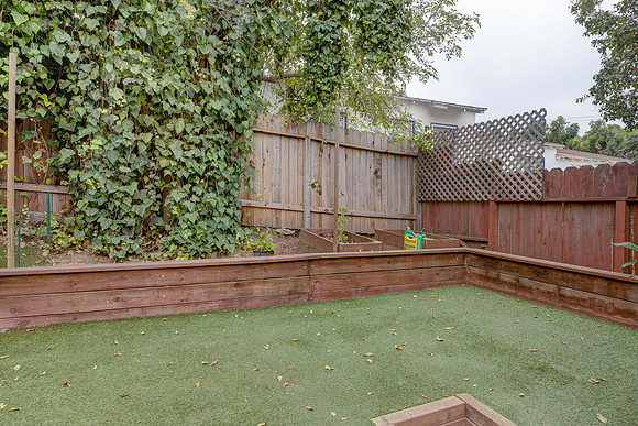 Exterior 616 Sheldon Street-013