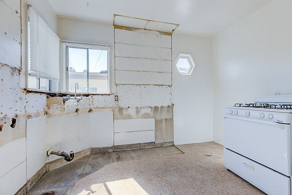 7835 S Normandie Ave-044