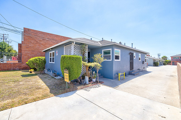 1300 W 134th St-Gardena Exterior-8