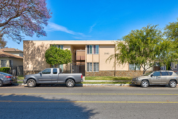 Exterior 1980 Harbor Ave Long Beach-001
