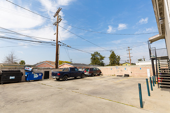 10413 S Main Street - Real Estate Photographer Los Angeles-3