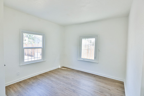 1640 Gundry Ave LB-80