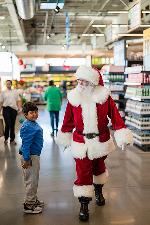 1 Amazon Fresh Long Beach Ca Holiday Art Display-53