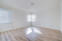 1144 W 57th St Los Angeles Interior-013