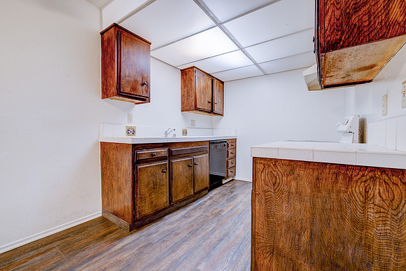 756 Inglewood Interior-009