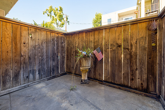 Small File -756 Inglewood Exterior-011
