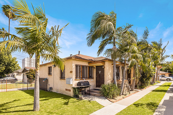 432 W Palm St-002